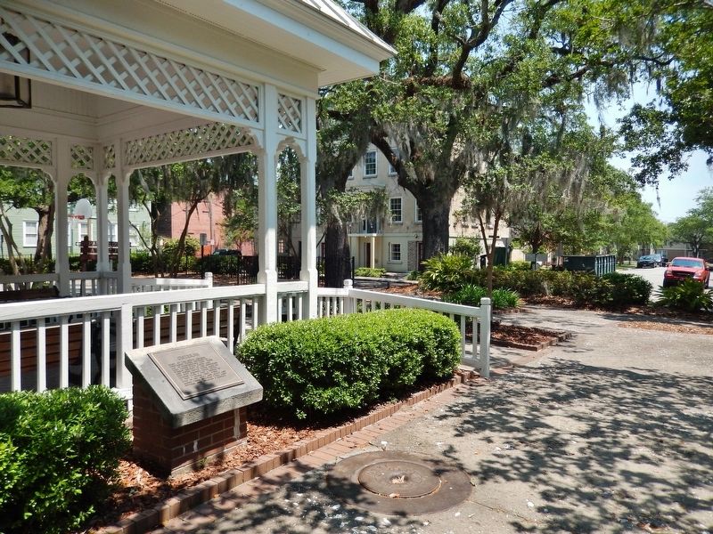 Cisterns Marker (<i>wide view; Crawford Gazebo behind marker; E. Mc Donough St. in background</i>) image. Click for full size.