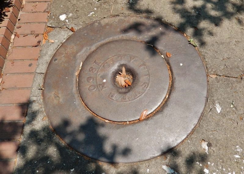 City Cistern - 1850 (<i>cistern access lid - located directly in front of marker</i>) image. Click for full size.