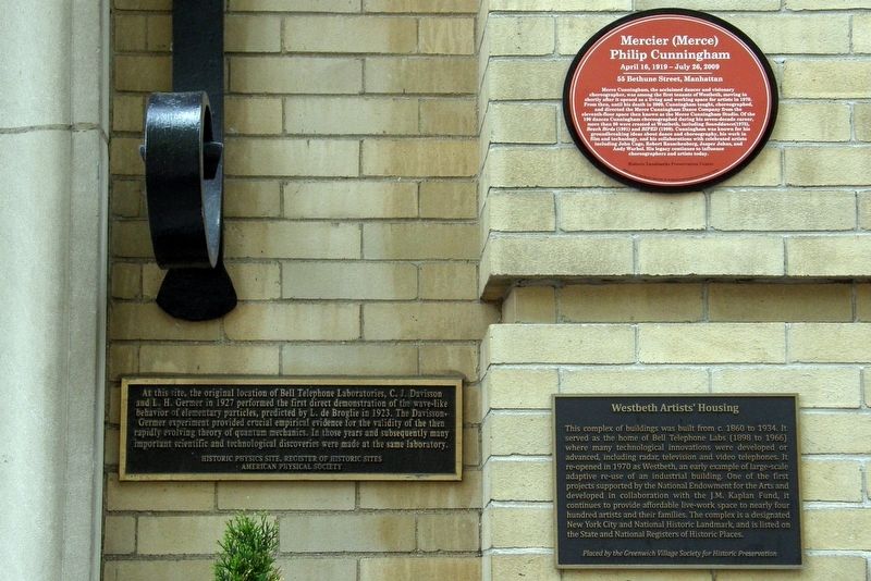 The Davisson-Germer Experiment Marker image. Click for full size.