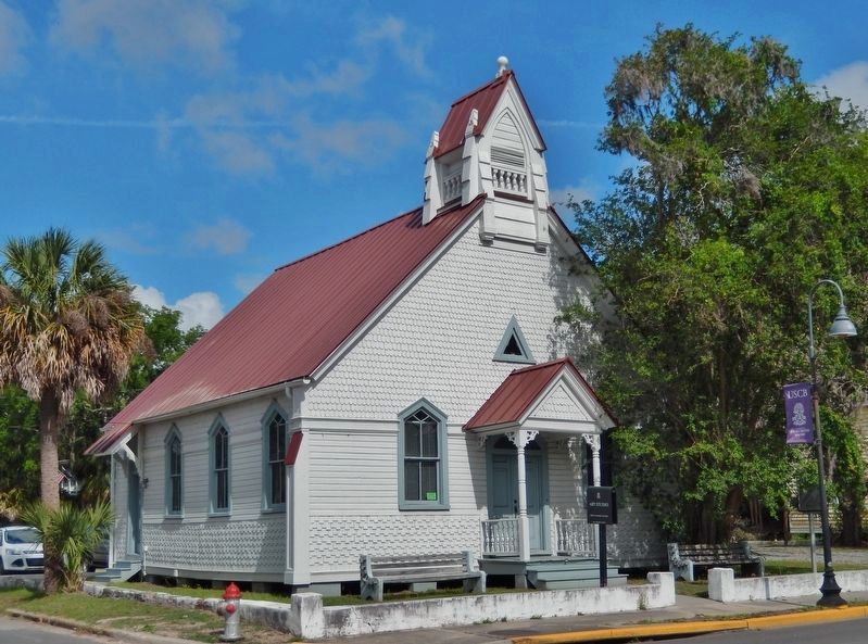 Berean Church / J. I. Washington Branch Library<br>(<i>southeast corner view from Carteret St.</i>) image. Click for full size.