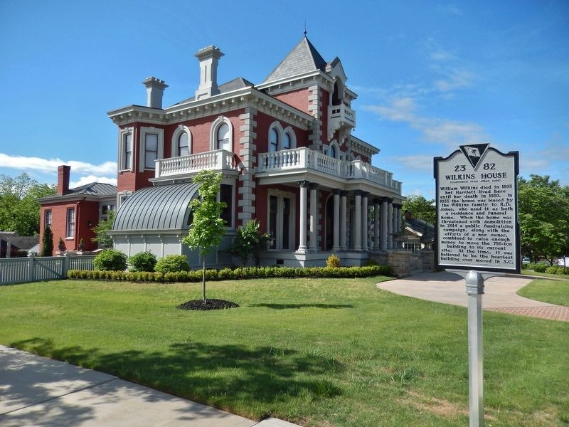 Wilkins House Marker (<i>wide view from Mills Avenue/Elm St. intersection; house in background</i>) image. Click for full size.