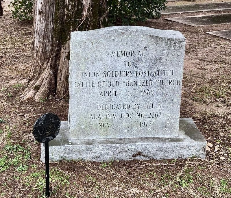 Nearby DAR Memorial to the Union Dead. image. Click for full size.