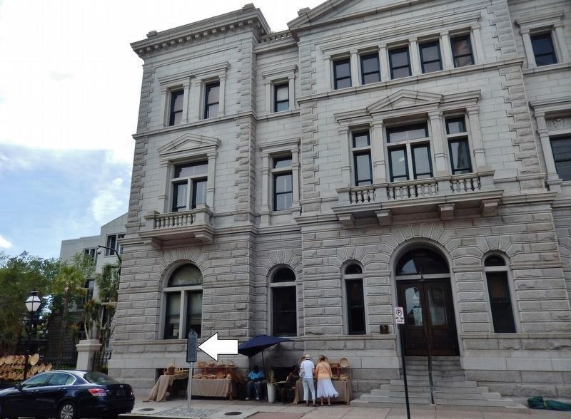 U.S. Courthouse and Post Office Marker (<i>wide view from Meeting Street � marker seen at left</i>) image. Click for full size.