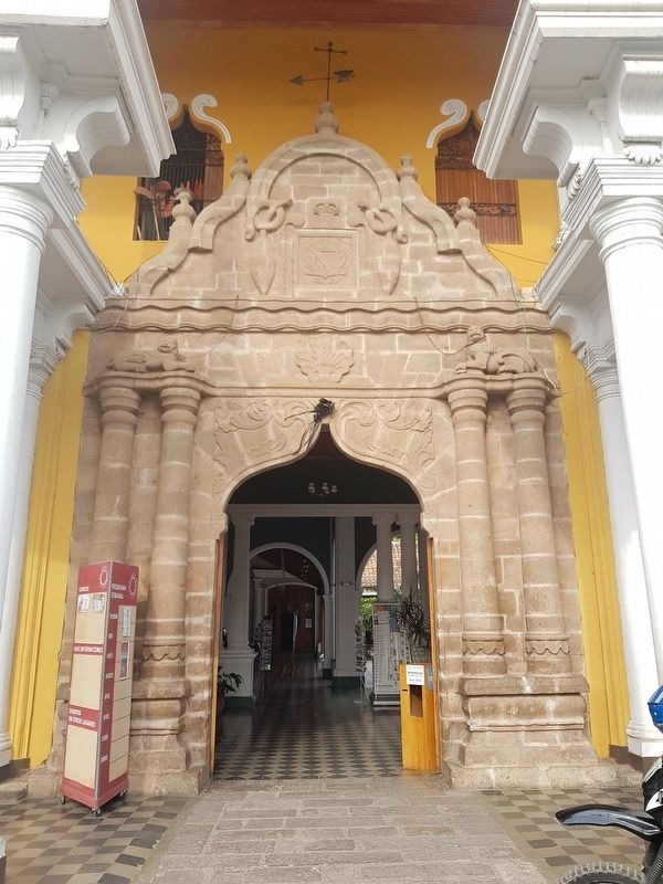The 1550 entryway to the Casa de los Leones, mentioned in the marker text image. Click for full size.