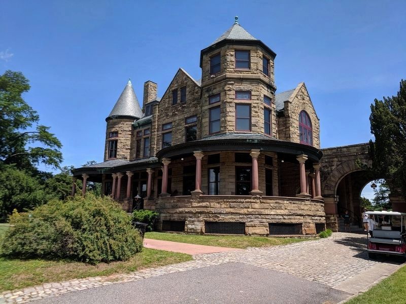 Dooley Mansion image. Click for full size.