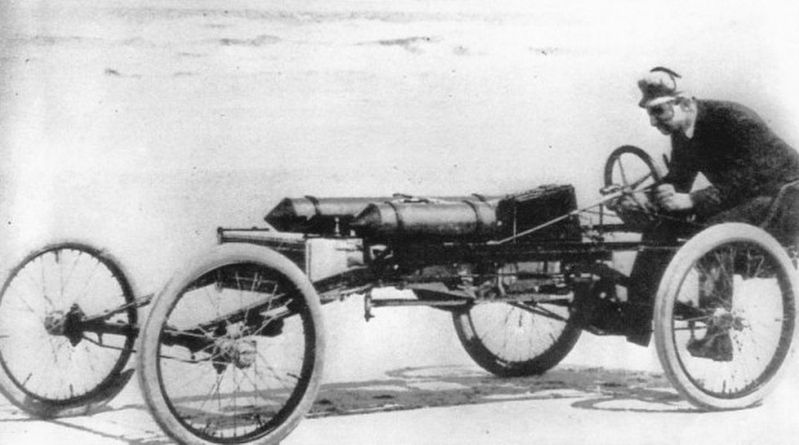 H.T. Thomas driving the Pirate in 1903. Click for full size. H.T. Thomas driving the Pirate in 1903 image. Click for full size.