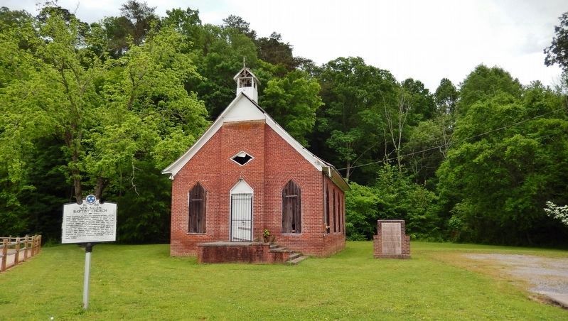 New Salem Baptist Church Marker<br>(<i>wide view • marker on left • church in background</i>) image. Click for full size.