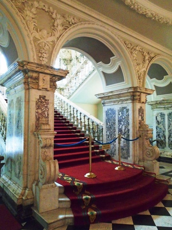 Belfast City Hall Grand Staircase image. Click for full size.