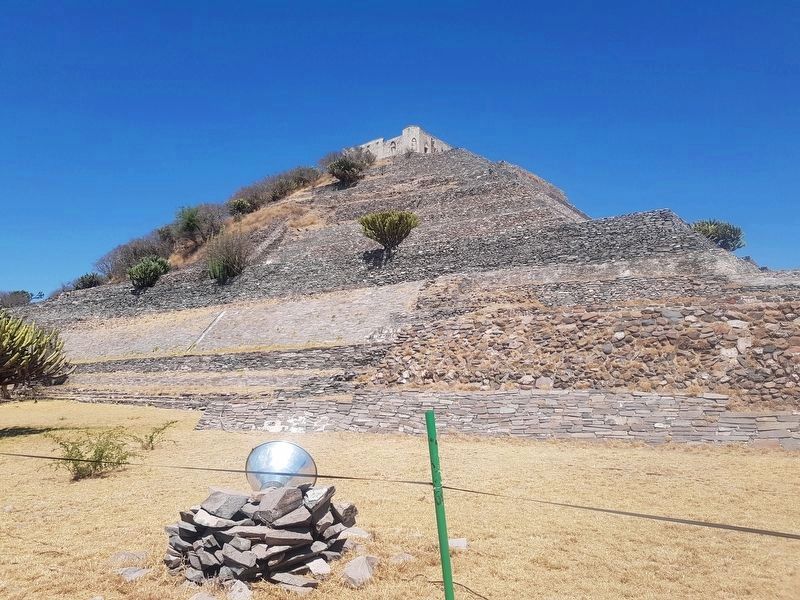 Platform and Pyramid. Click for full size. Platform and Pyramid image. Click for full size.