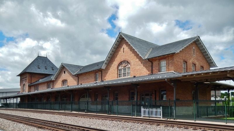 Bristol Union Railway Station<br>(<i>northeast corner view from railroad tracks</i>). Click for full size. Bristol Union Railway Station<br>(<i>northeast corner view from railroad tracks</i>) image. Click for full size.