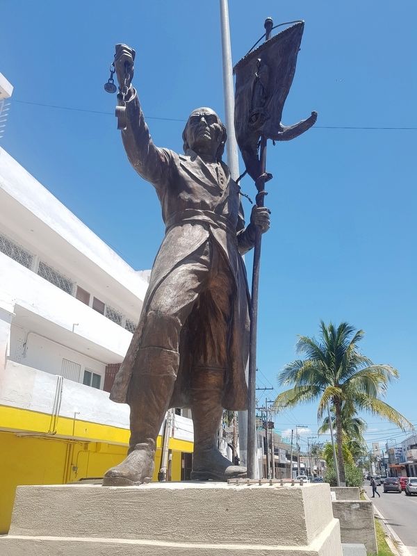 Miguel Hidalgo y Costilla statue image. Click for full size.
