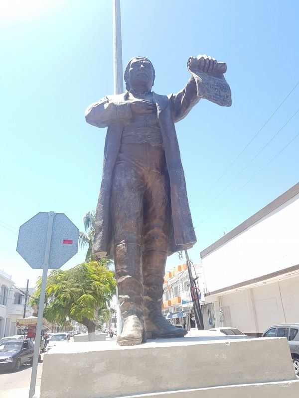 José María Morelos y Pavón statue image. Click for full size.