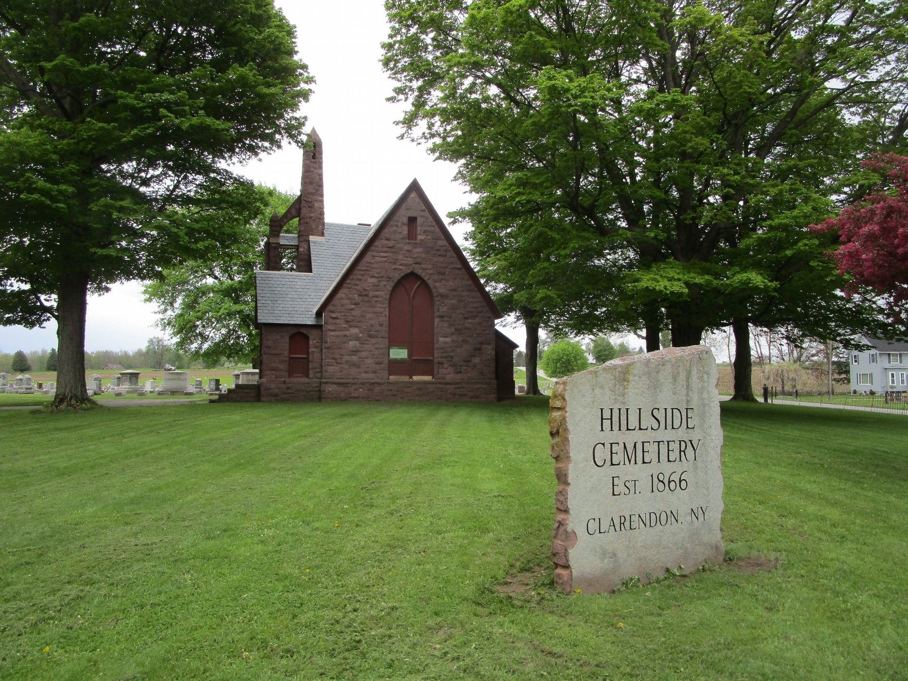Hillside Cemetery & Sign image. Click for full size.