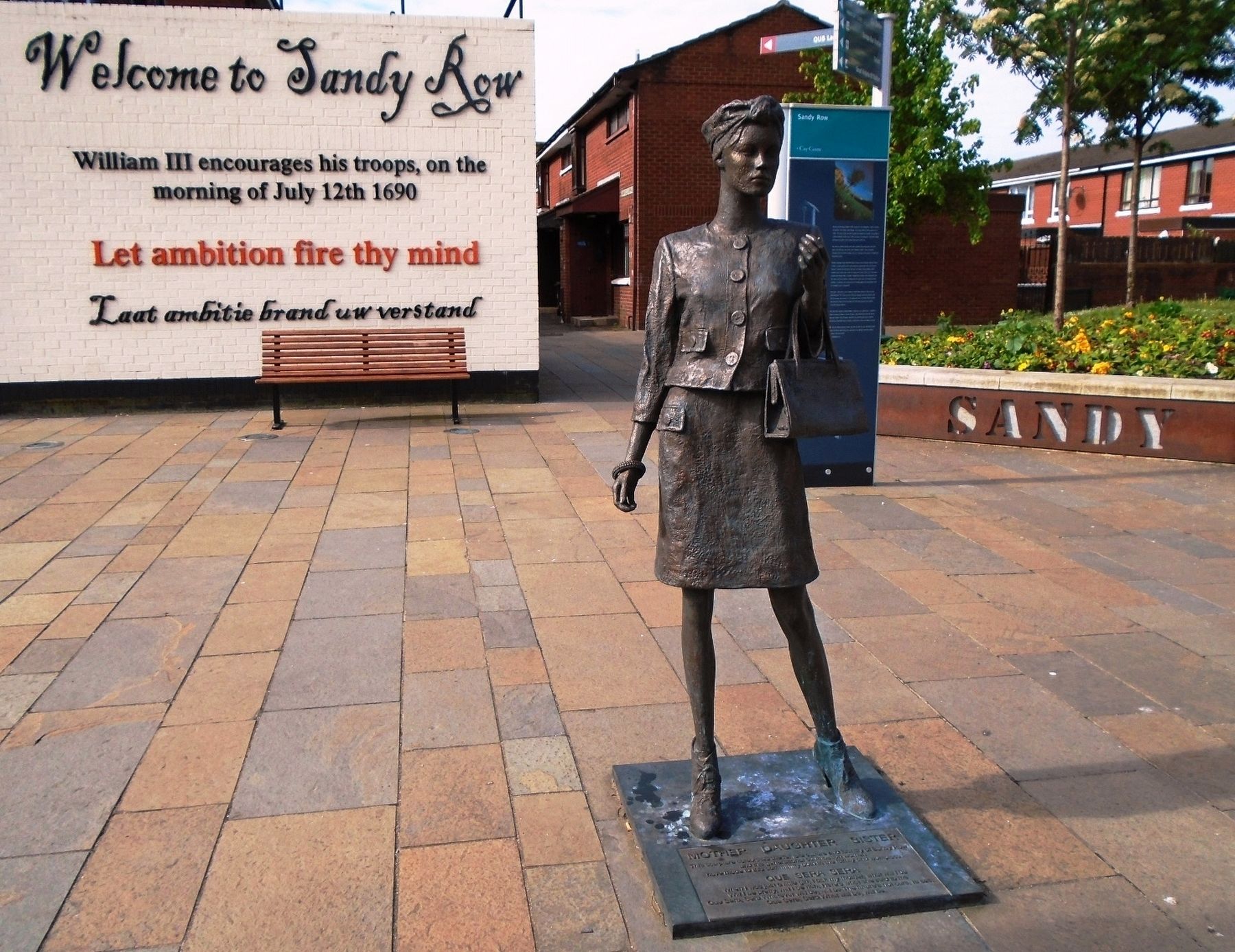 Mother Daughter Sister Statue and Marker image. Click for full size.