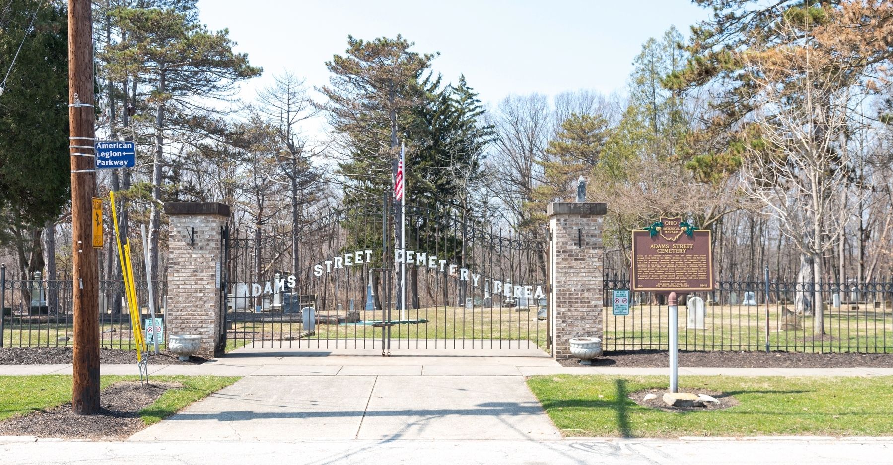 Adams Street Cemetery Entrance and Marker image. Click for full size.