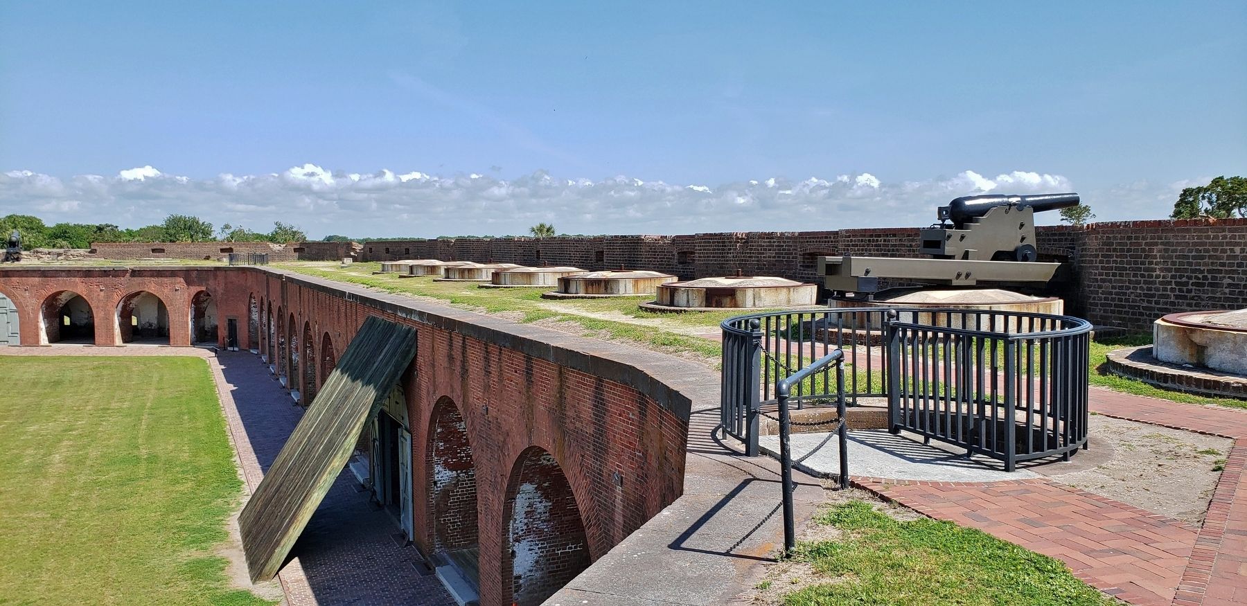 Parade Grounds, Blindage & Rampart (<i>view looking north from atop rampart</i>) image. Click for full size.