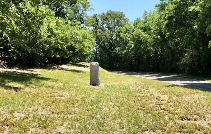 Looking east towards the Mississippi 4th Infantry Marker. image. Click for full size.
