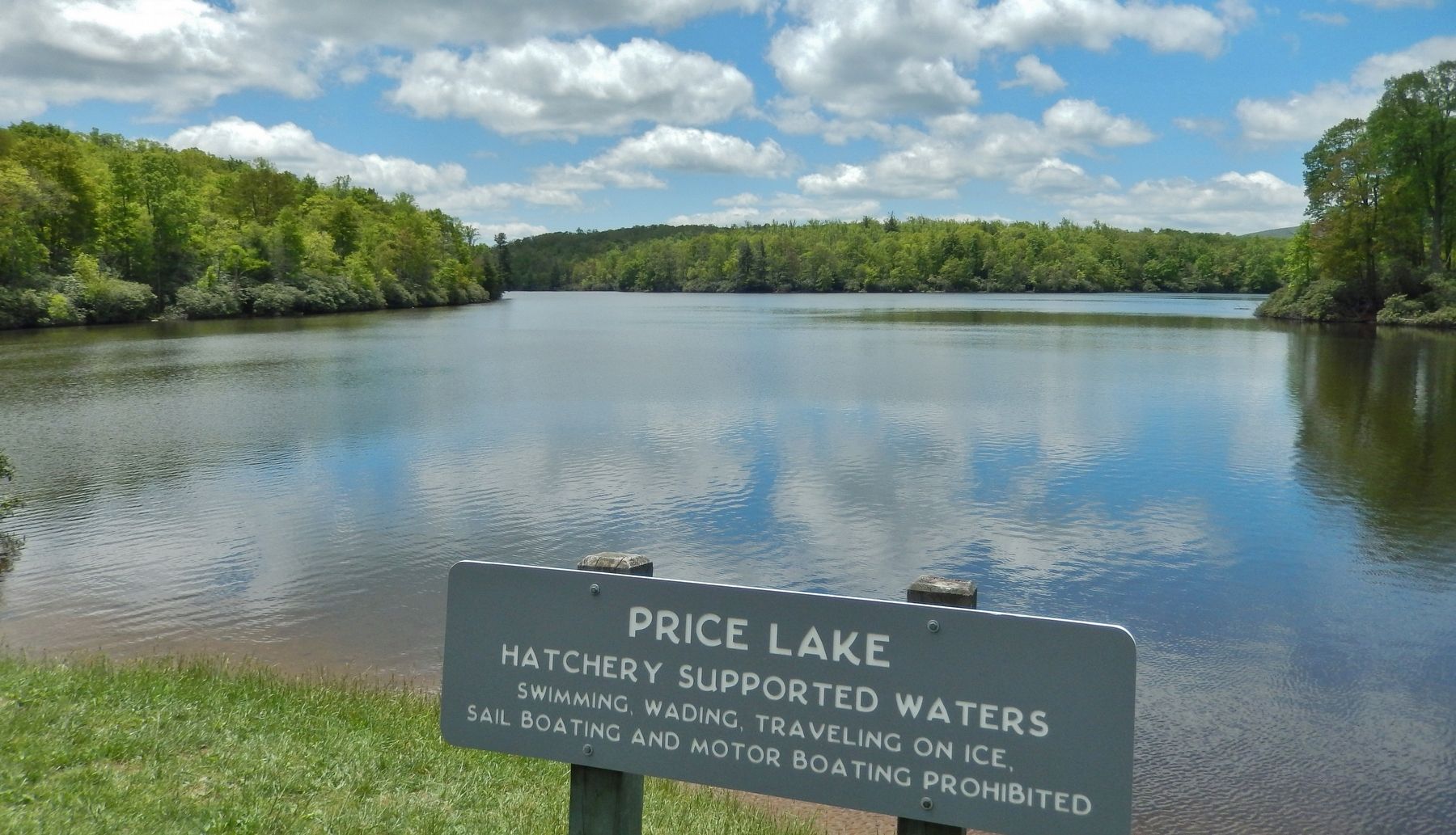 Price Lake (<i>view looking south from near the marker</i>) image. Click for full size.