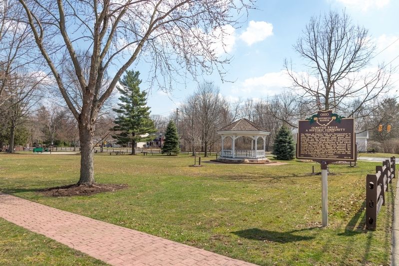 The Olmsted Falls Village Green and Marker image. Click for full size.