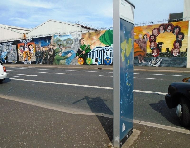 Divis Street / Sráid Dhuibhise Marker and Murals image. Click for full size.