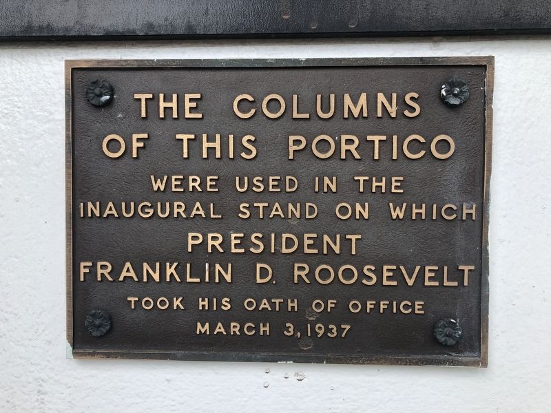 The Columns of This Portico Marker image. Click for full size.