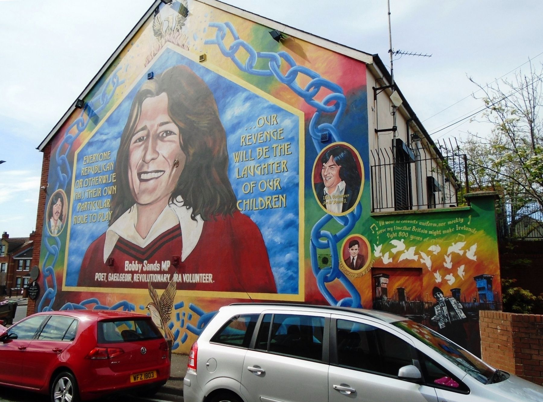 Bobby Sands MP Mural and Marker image. Click for full size.
