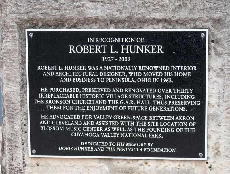 Robert L. Hunker Memorial image. Click for full size.