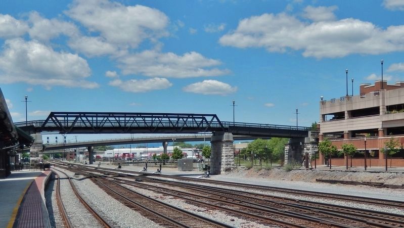Dr. Martin Luther King Jr. Memorial Bridge<br>(<i>east side  view from Roanoke Station</i>) image. Click for full size.