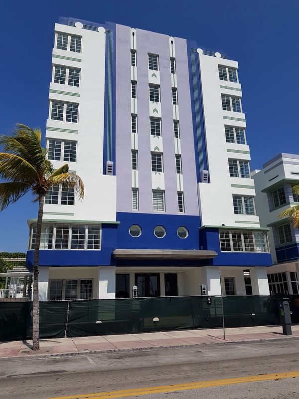 The previous Park Central Hotel at 940 Ocean Drive image. Click for full size.