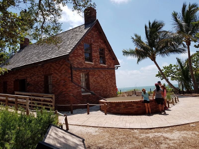 Lighthouse Keeper's Cottage and Marker image. Click for full size.