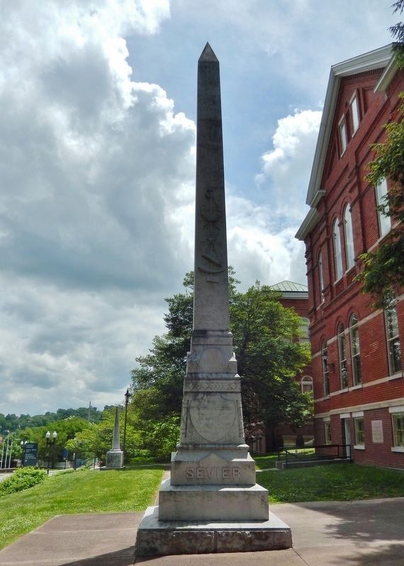 Governor John Sevier Monument<br>(<i>view looking south along east side of courthouse</i>) image. Click for full size.