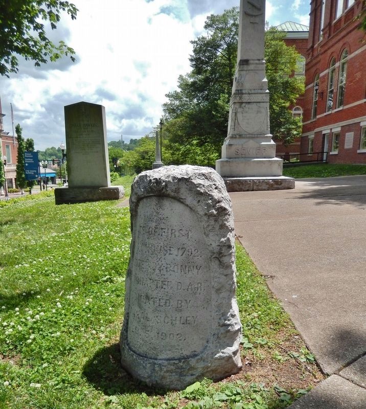 Site of First Block House Marker (<i>wide view<br>Knox County Courthouse in right background</i>) image. Click for full size.