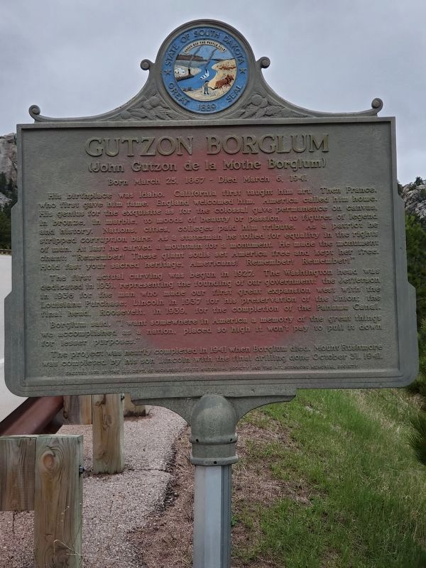 Gutzon Borglum Marker East Face image. Click for full size.