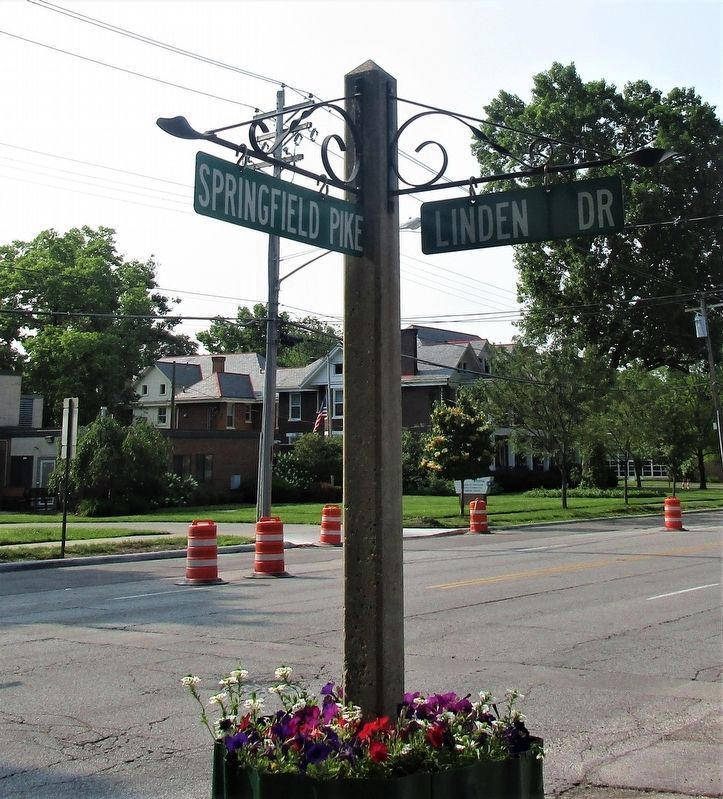 Sign post at the corner of Springfield Pike and Linden Drive image. Click for full size.