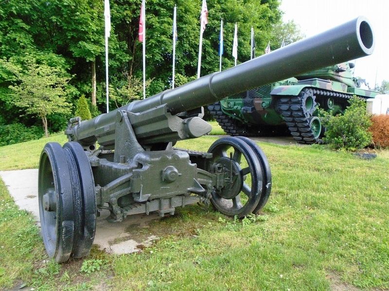 World War II Memorial 155mm Gun image. Click for full size.