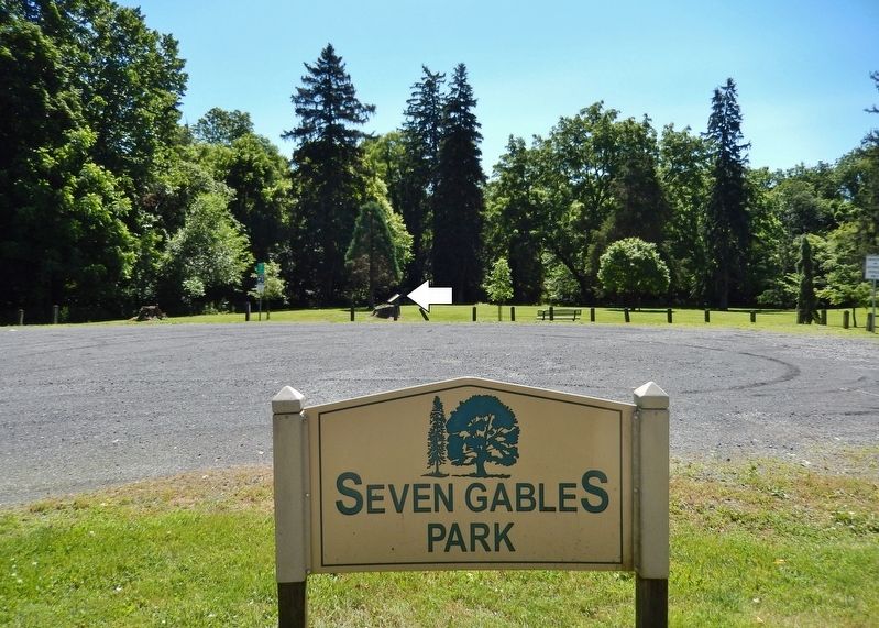Seven Gables Park Entrance from Giant Lane<br>(<i>marker visible in background</i>) image. Click for full size.