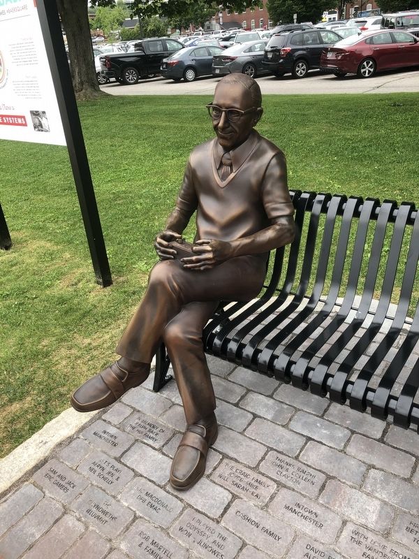 Ralph Baer Statue image. Click for full size.
