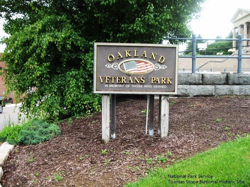 Oakland Veterans Park sign image. Click for full size.