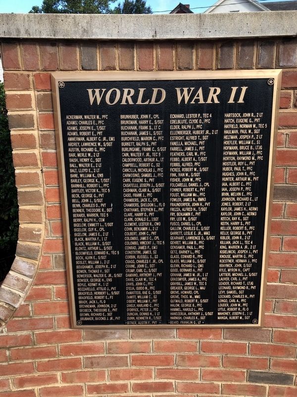 World War II plaque [left] image. Click for full size.