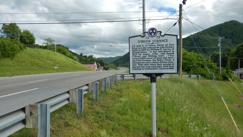 O'Brien Furnace Marker<br>(<i>wide view  US Highway 19E on left</i>) image. Click for full size.