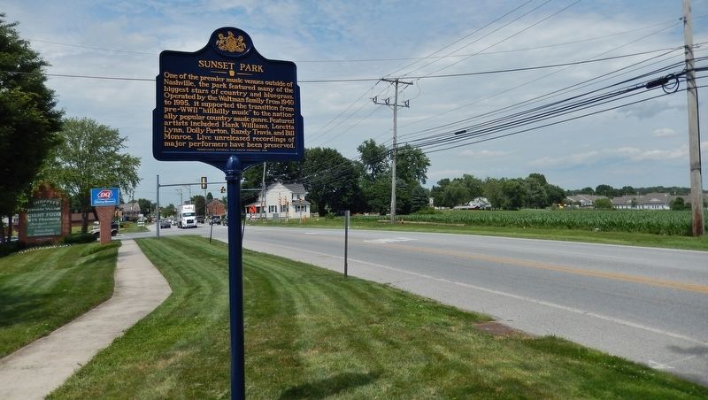 Sunset Park Marker (<i>wide view looking north along Jennersville Road toward Baltimore Pike</i>) image. Click for full size.