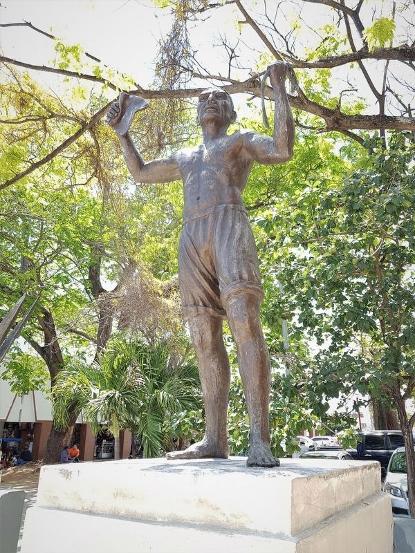 Manuel Antonio Ay statue image. Click for full size.