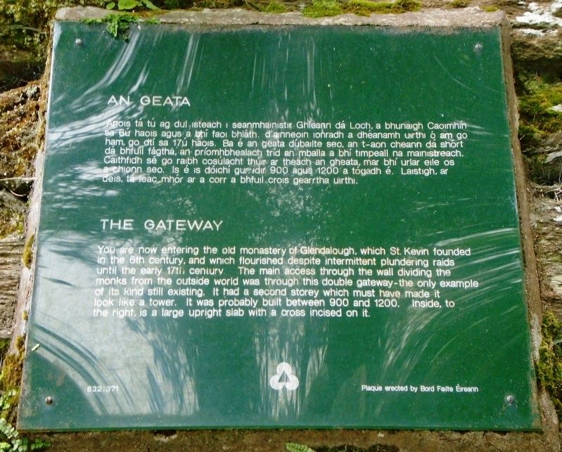An Geata / The Gateway Marker image. Click for full size.