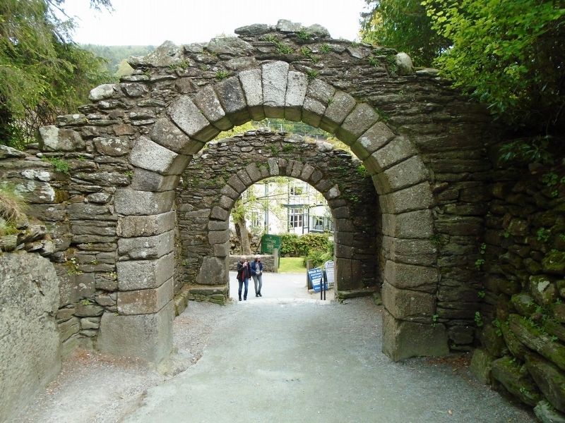 An Geata / The Gateway. Click for full size. An Geata / The Gateway image. Click for full size.