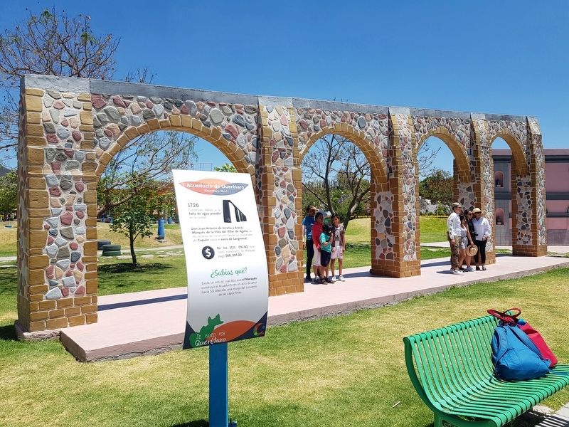 Aqueduct of Quer�taro Marker image. Click for full size.