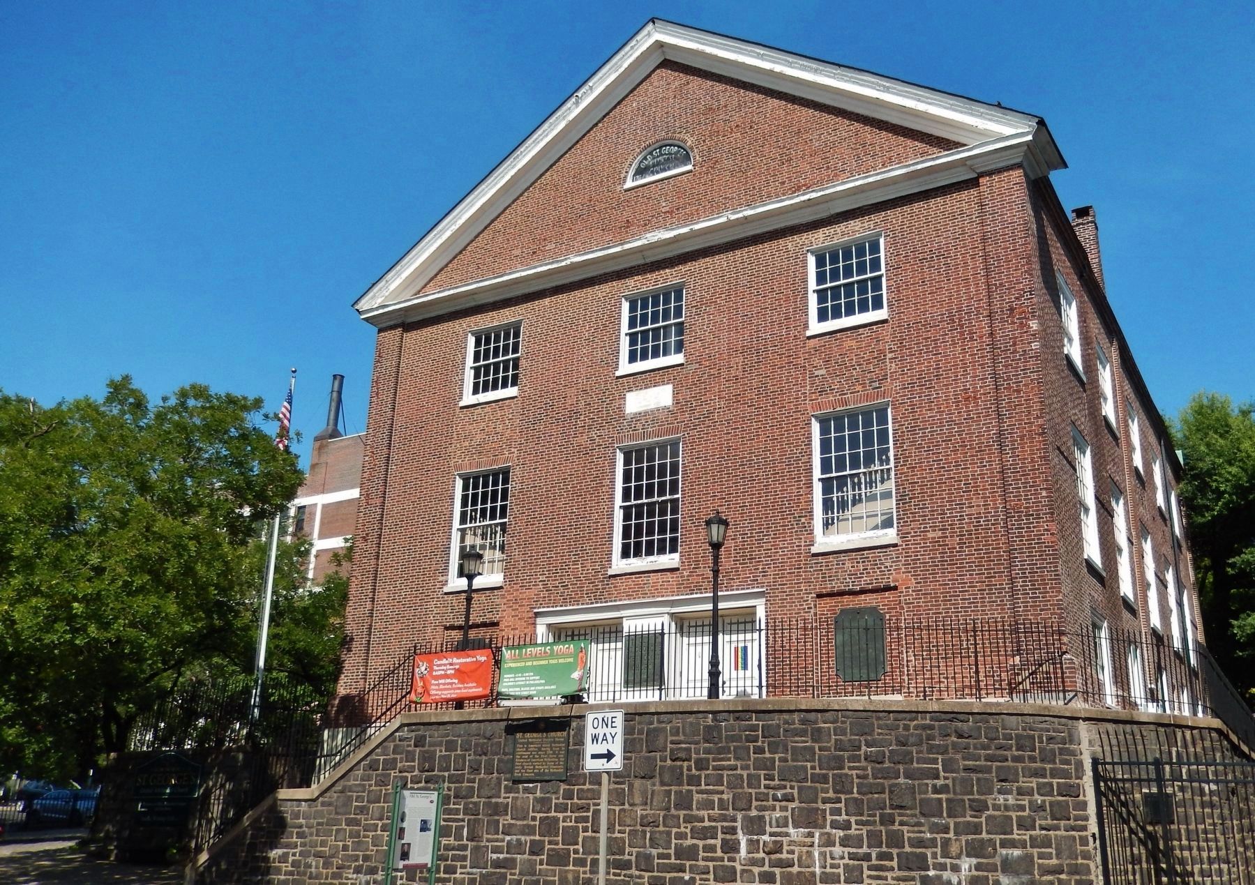 St. George's Church (<i>southwest corner view</i>). Click for full size. St. George's Church (<i>southwest corner view</i>) image. Click for full size.