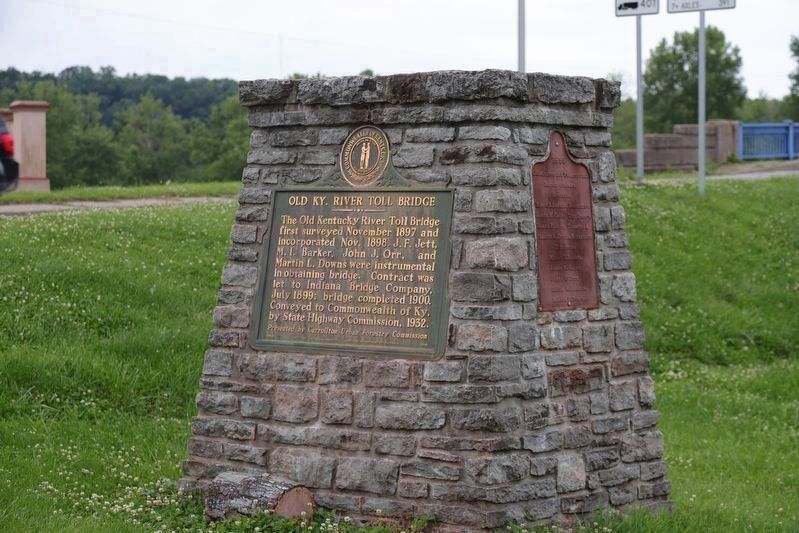 Old Kentucky River Toll Bridge Monument image. Click for full size.