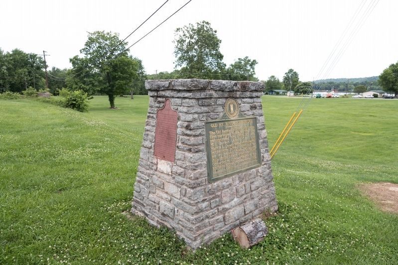 Old Kentucky River Toll Bridge Monument image. Click for full size.