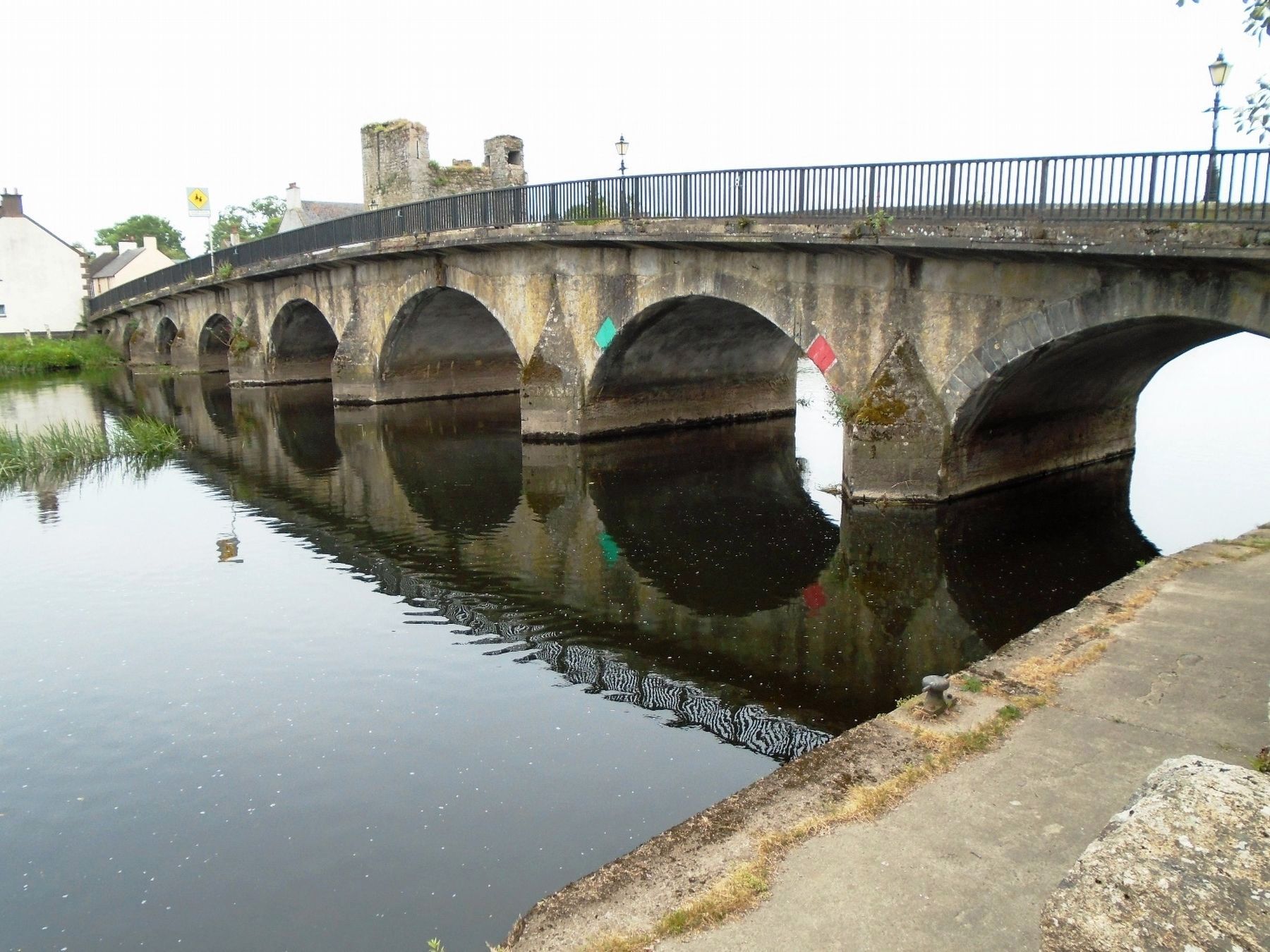 Leighlinbridge's Current River Barrow Bridge image. Click for full size.