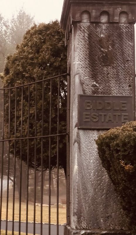 Biddle Estate Gates image. Click for full size.